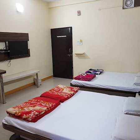 Hotel Shri Radhe Krishna Godarpura Buitenkant foto