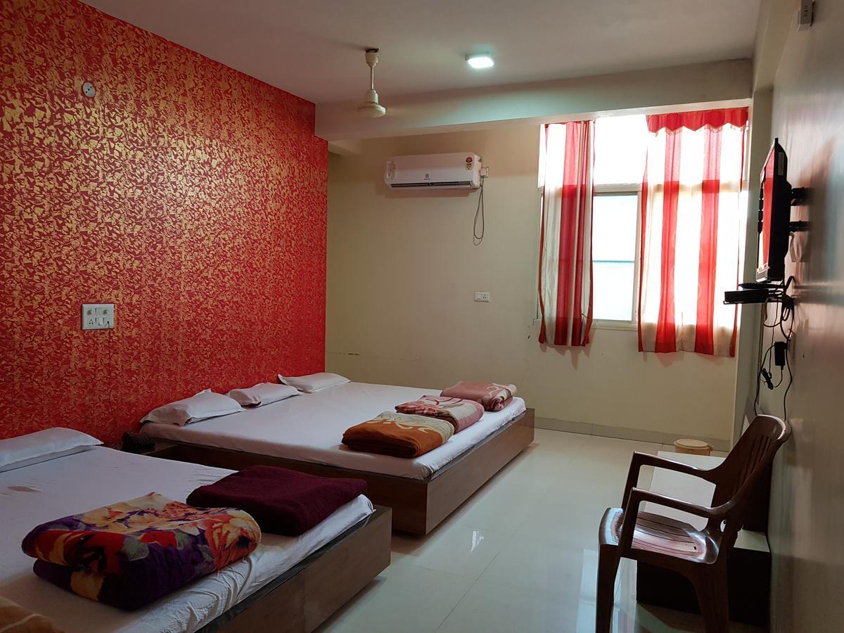 Hotel Shri Radhe Krishna Godarpura Buitenkant foto