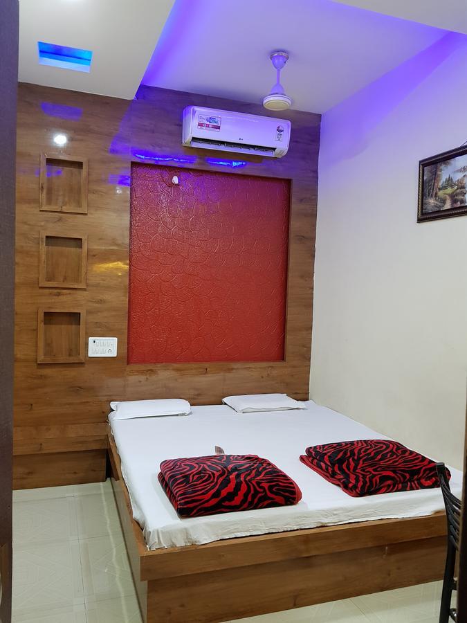 Hotel Shri Radhe Krishna Godarpura Buitenkant foto