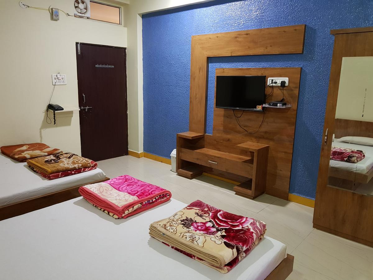 Hotel Shri Radhe Krishna Godarpura Buitenkant foto