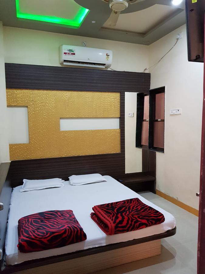 Hotel Shri Radhe Krishna Godarpura Buitenkant foto
