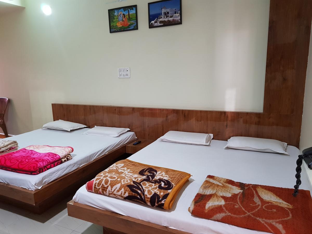 Hotel Shri Radhe Krishna Godarpura Buitenkant foto