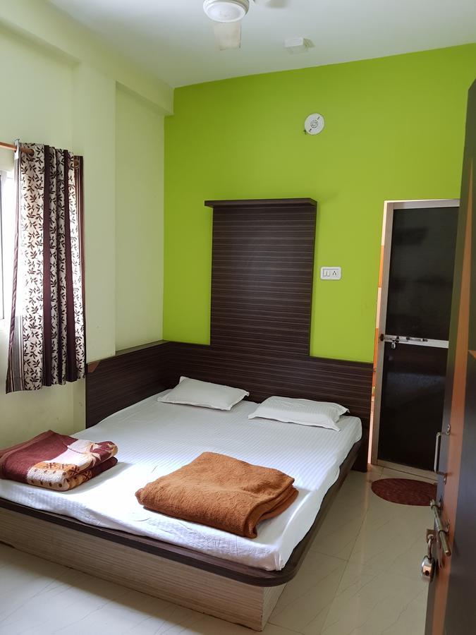 Hotel Shri Radhe Krishna Godarpura Buitenkant foto