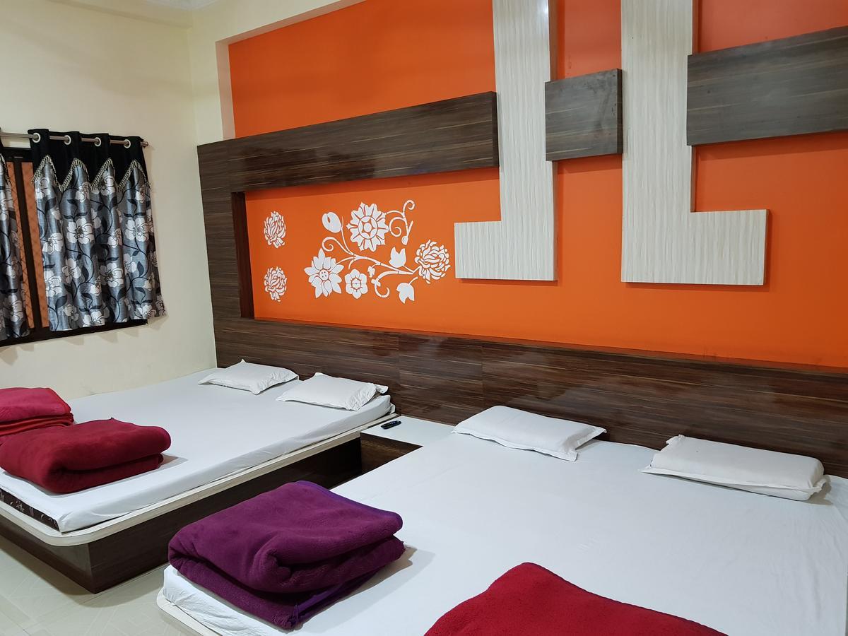 Hotel Shri Radhe Krishna Godarpura Buitenkant foto
