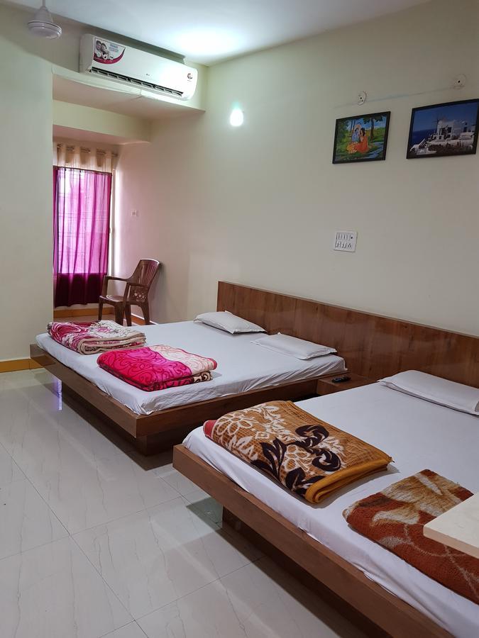 Hotel Shri Radhe Krishna Godarpura Buitenkant foto