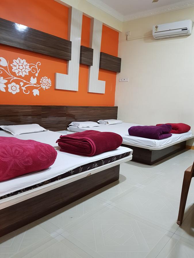 Hotel Shri Radhe Krishna Godarpura Buitenkant foto